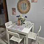 Carol Penthouse -outside Jacuzzi And Barbeque- 10 Min To The Christmas Market Διαμέρισμα