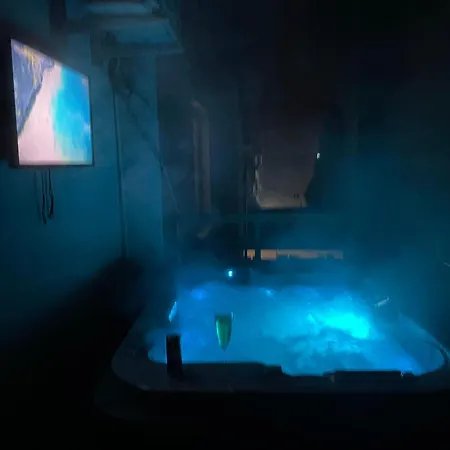 Apartment Carol Penthouse -outside Jacuzzi And Barbeque- 10 Min To The Christmas Market *