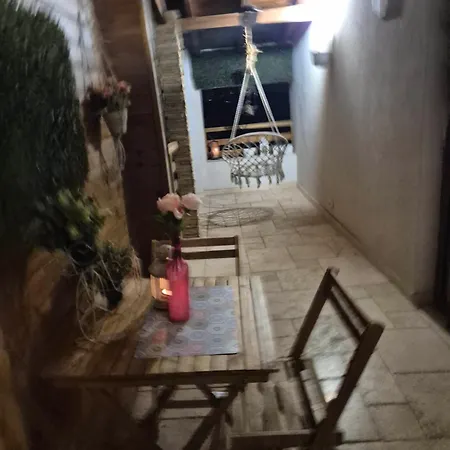 Apartment Carol Penthouse -outside Jacuzzi And Barbeque- 10 Min To The Christmas Market Craiova