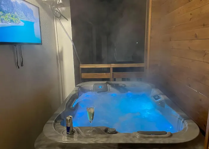 Apartmán Carol Penthouse -outside Jacuzzi And Barbeque- 10 Min To The Christmas Market Craiova