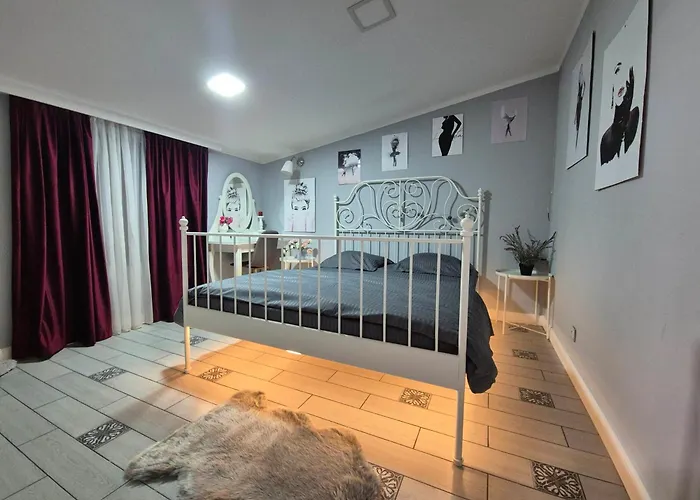 Carol Penthouse -outside Jacuzzi And Barbeque- 10 Min To The Christmas Market * 克拉奥华