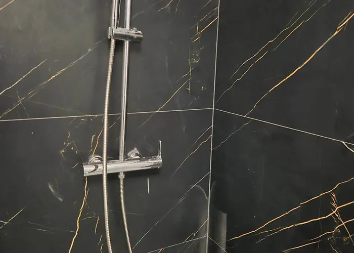 Carol Penthouse -outside Jacuzzi And Barbeque- 10 Min To The Christmas Market * Craiova